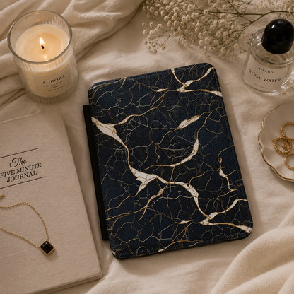 Black gold veined marble Kindle case — additional view