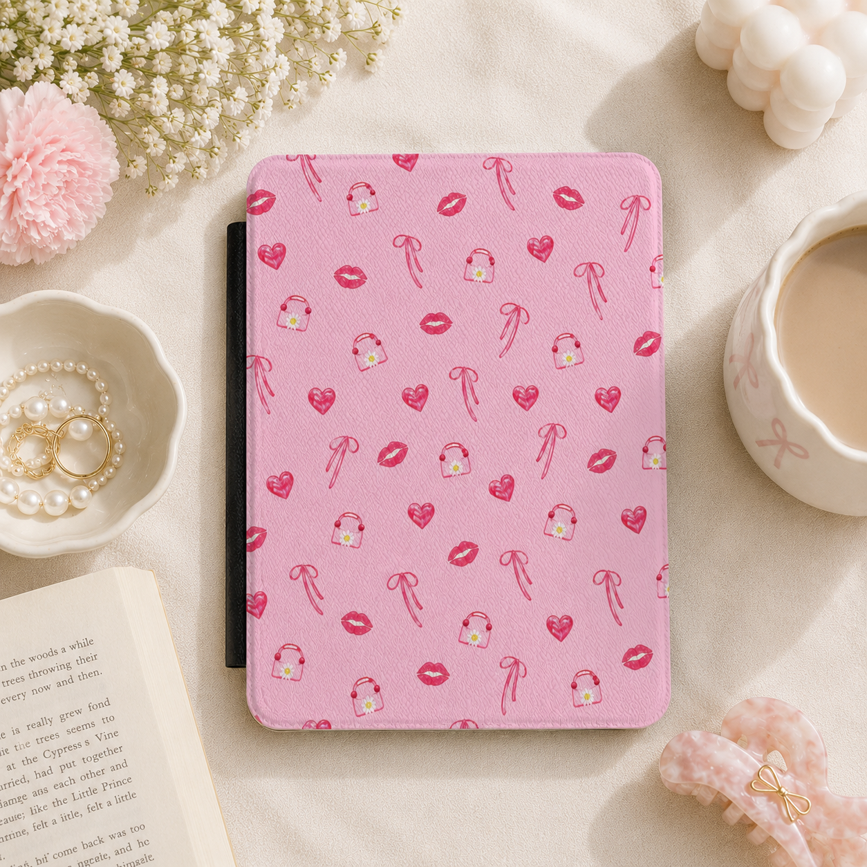 Lips and Bows Kindle case shown at an angle